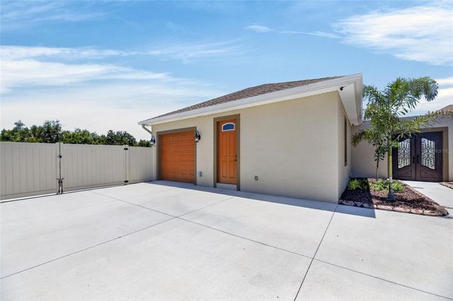3016 SMILODON TRAIL, Ruskin, FL 33570
