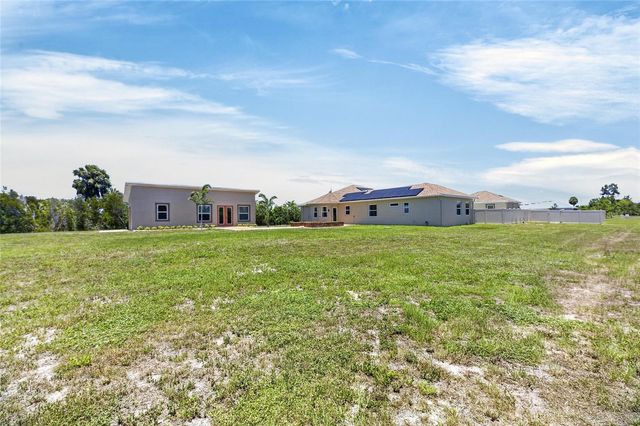 3016 SMILODON TRAIL, Ruskin, FL 33570
