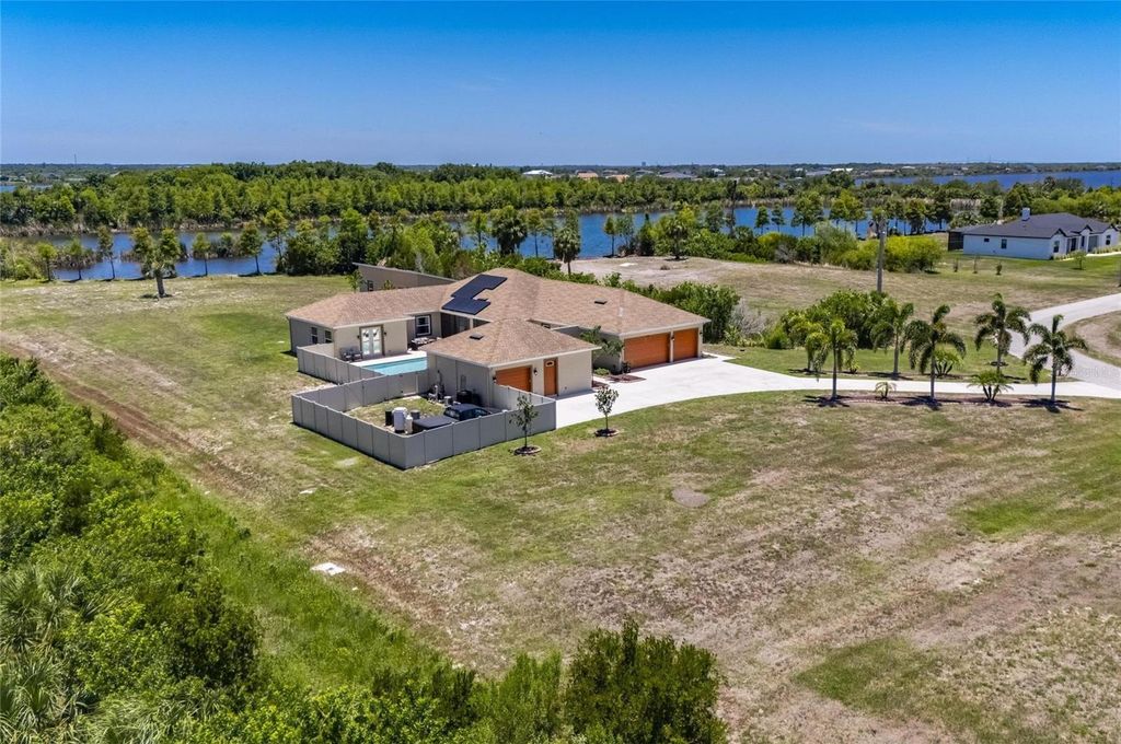 3016 SMILODON TRAIL, Ruskin, FL 33570