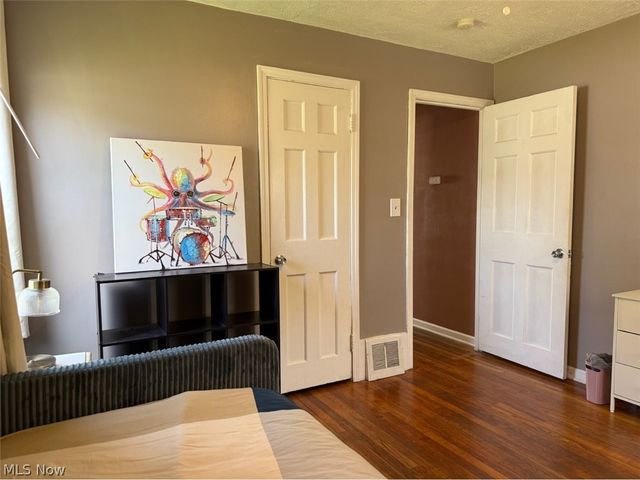 21203 Raymond Street, Maple Heights, OH 44137