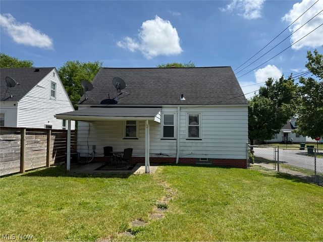 21203 Raymond Street, Maple Heights, OH 44137