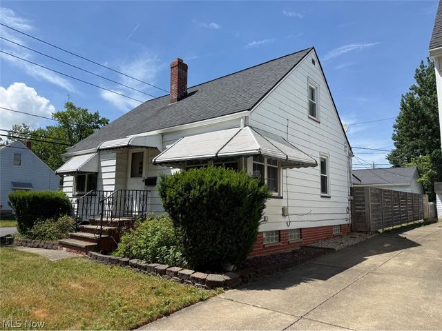 21203 Raymond Street, Maple Heights, OH 44137