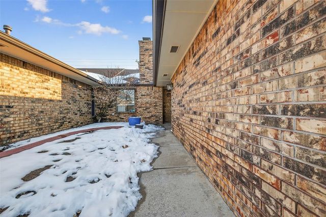 1778 Lionsgate Circle, Bethany, OK 73008