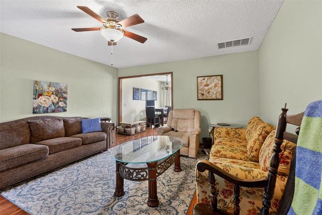 1778 Lionsgate Circle, Bethany, OK 73008