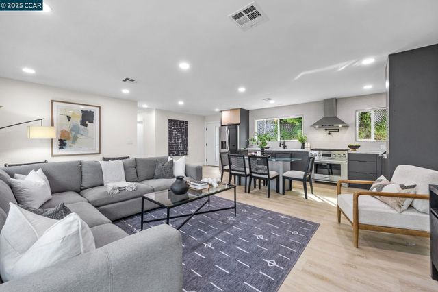 7 Los Amigos, Orinda, CA 94563