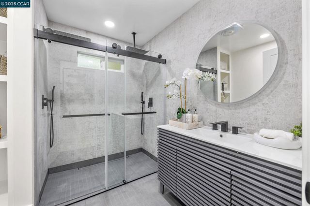 7 Los Amigos, Orinda, CA 94563