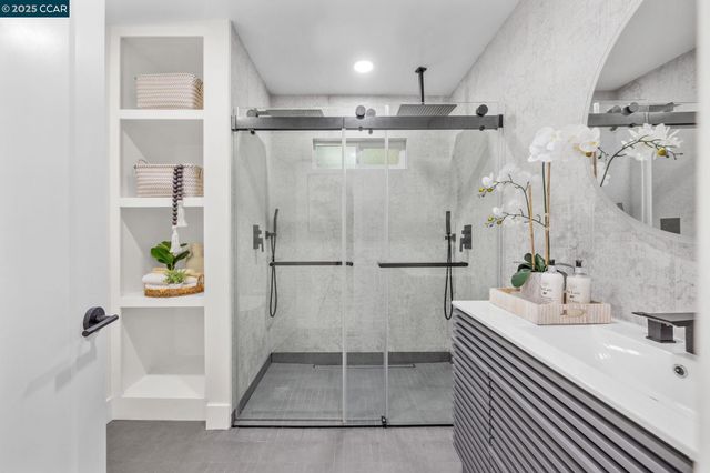 7 Los Amigos, Orinda, CA 94563