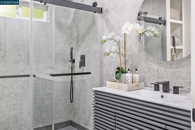 7 Los Amigos, Orinda, CA 94563