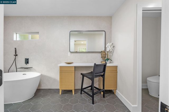 7 Los Amigos, Orinda, CA 94563