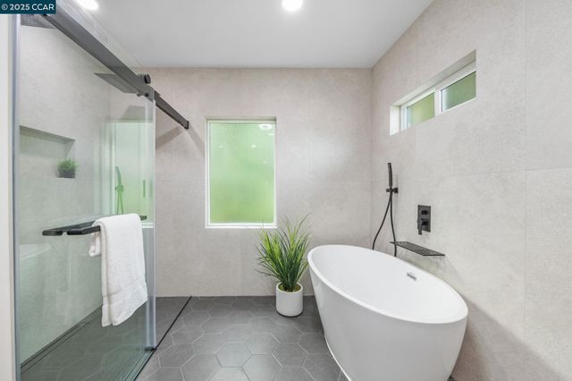 7 Los Amigos, Orinda, CA 94563