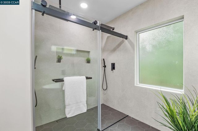 7 Los Amigos, Orinda, CA 94563