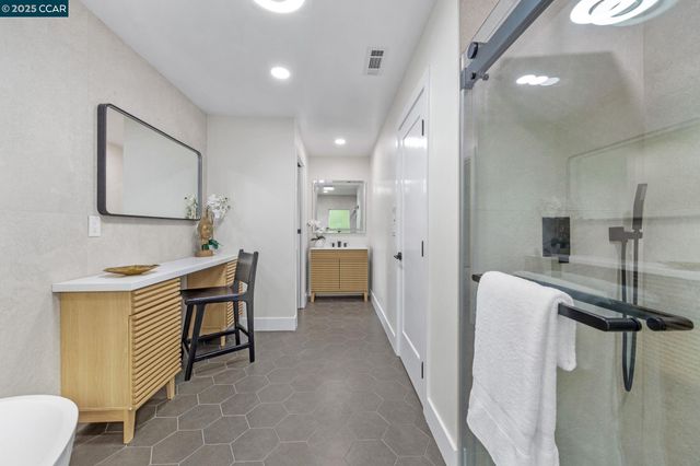 7 Los Amigos, Orinda, CA 94563