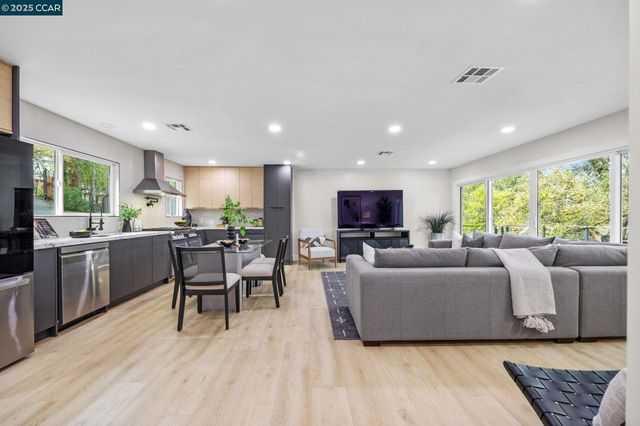 7 Los Amigos, Orinda, CA 94563