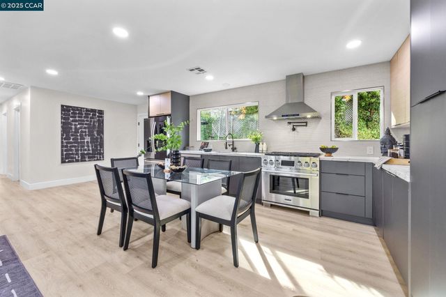 7 Los Amigos, Orinda, CA 94563