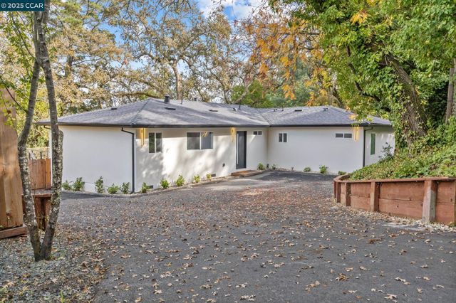 7 Los Amigos, Orinda, CA 94563