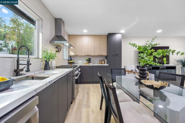 7 Los Amigos, Orinda, CA 94563