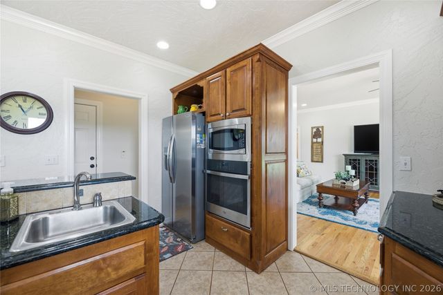 5868 W 493, Pryor, OK 74361