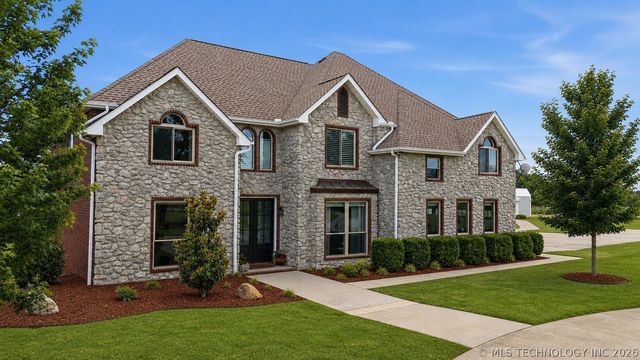 5868 W 493, Pryor, OK 74361