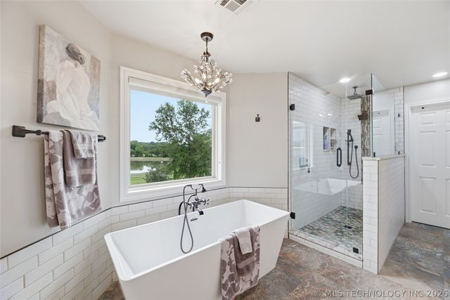 5868 W 493, Pryor, OK 74361