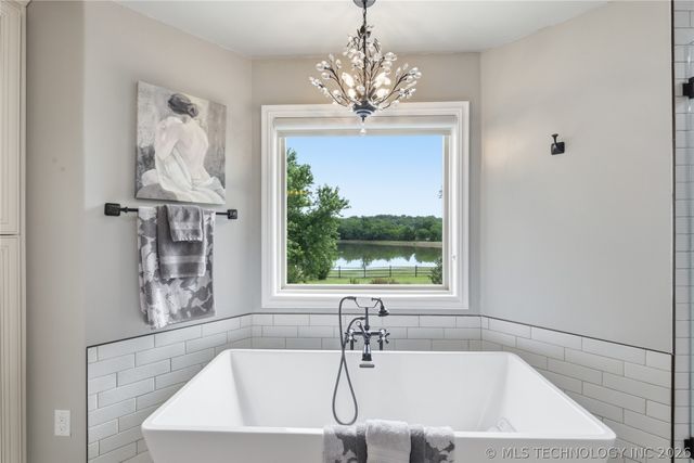 5868 W 493, Pryor, OK 74361
