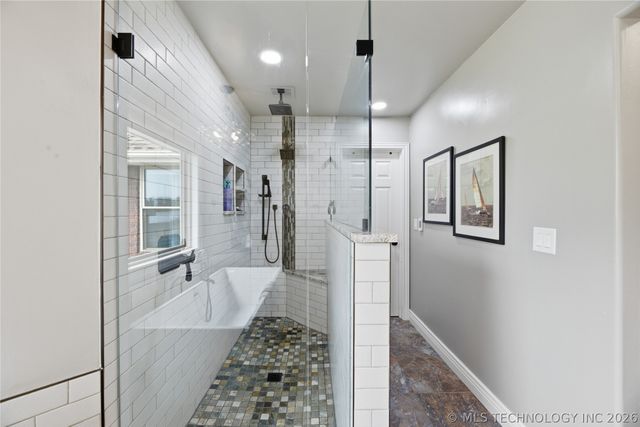 5868 W 493, Pryor, OK 74361
