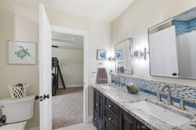 5868 W 493, Pryor, OK 74361