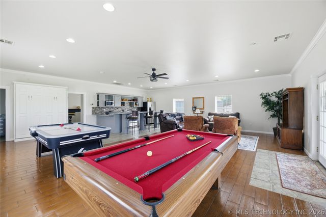 5868 W 493, Pryor, OK 74361