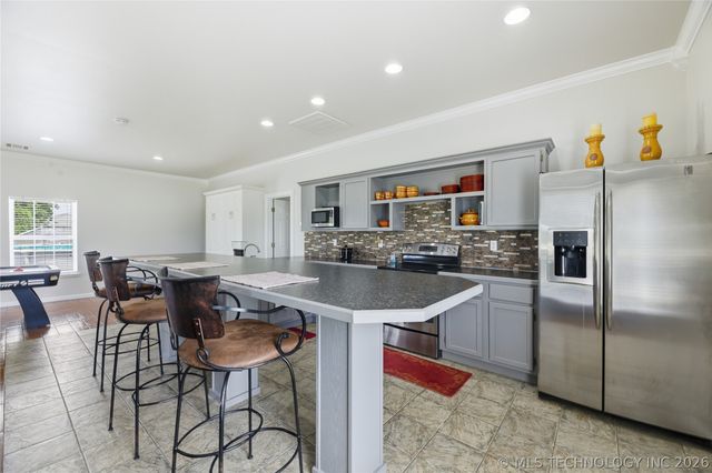 5868 W 493, Pryor, OK 74361