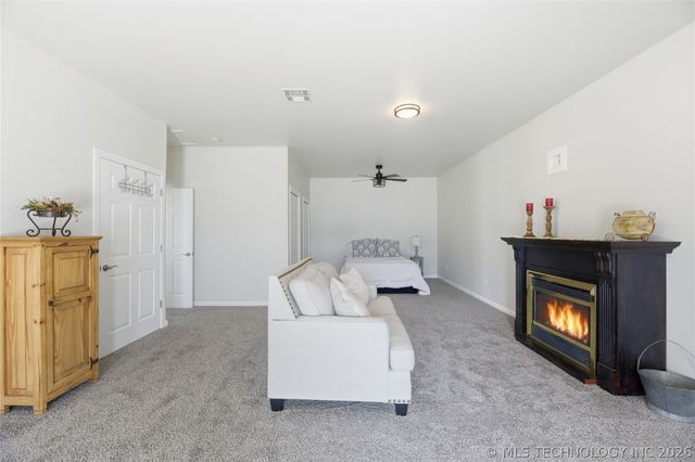 5868 W 493, Pryor, OK 74361