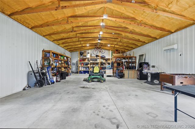 5868 W 493, Pryor, OK 74361