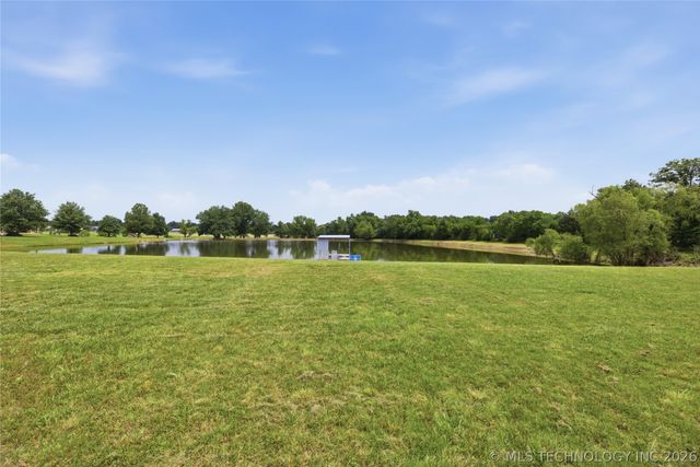 5868 W 493, Pryor, OK 74361