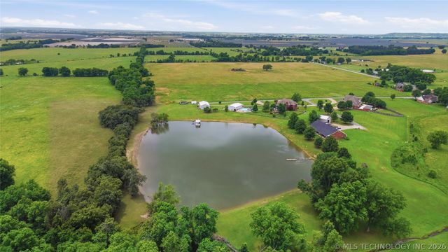 5868 W 493, Pryor, OK 74361