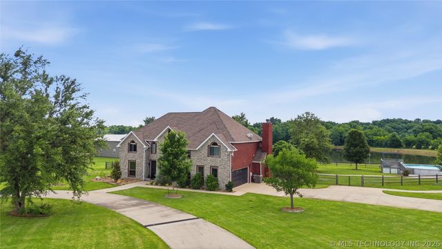 5868 W 493, Pryor, OK 74361