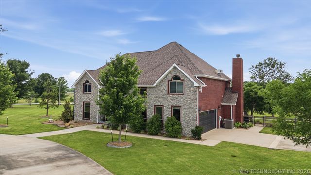 5868 W 493, Pryor, OK 74361