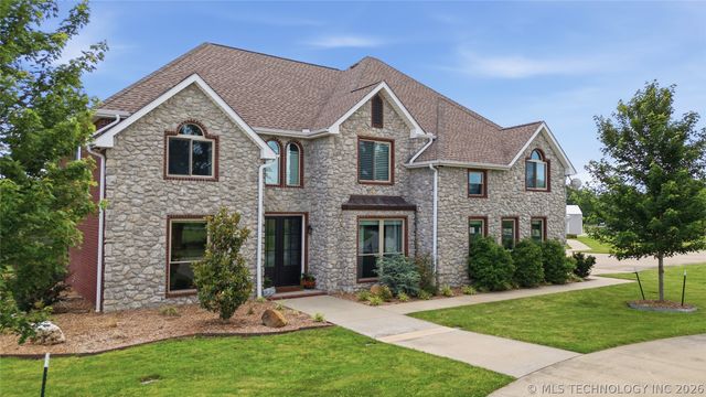 5868 W 493, Pryor, OK 74361