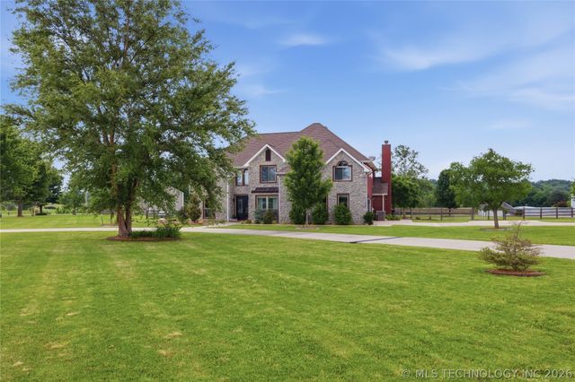 5868 W 493, Pryor, OK 74361