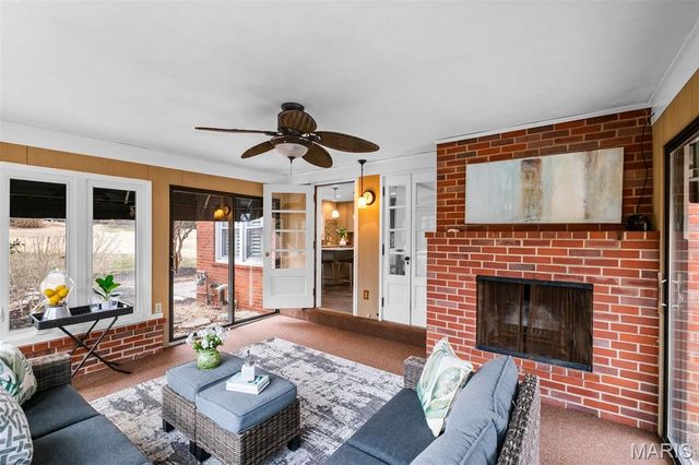 1889 N Signal Hills Drive, Kirkwood, MO 63122