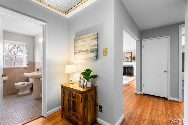 1889 N Signal Hills Drive, Kirkwood, MO 63122