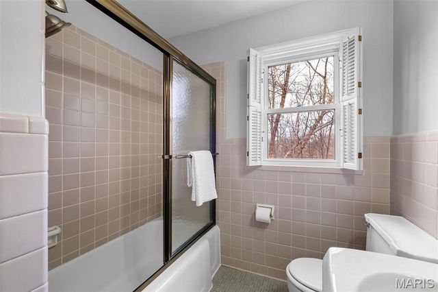 1889 N Signal Hills Drive, Kirkwood, MO 63122