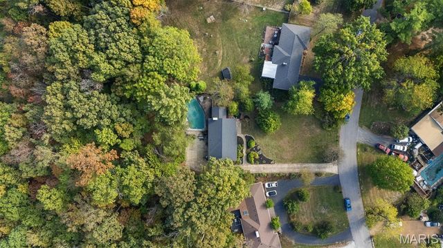 1889 N Signal Hills Drive, Kirkwood, MO 63122