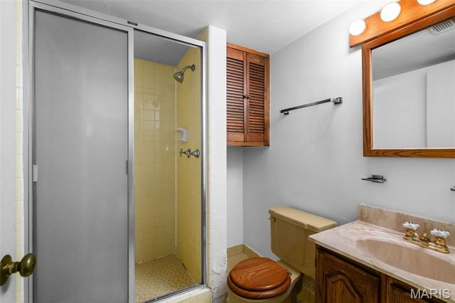 1889 N Signal Hills Drive, Kirkwood, MO 63122