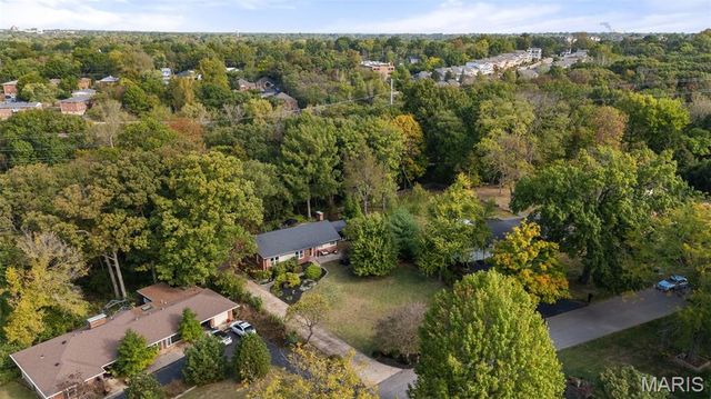 1889 N Signal Hills Drive, Kirkwood, MO 63122