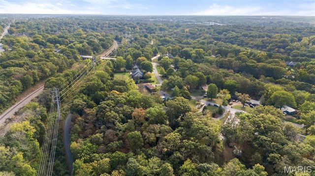 1889 N Signal Hills Drive, Kirkwood, MO 63122