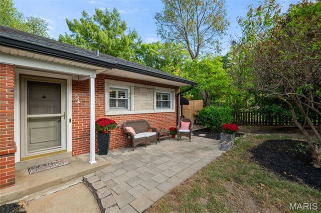 1889 N Signal Hills Drive, Kirkwood, MO 63122