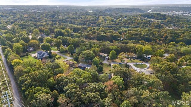 1889 N Signal Hills Drive, Kirkwood, MO 63122