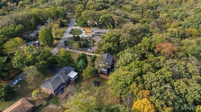 1889 N Signal Hills Drive, Kirkwood, MO 63122