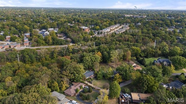 1889 N Signal Hills Drive, Kirkwood, MO 63122