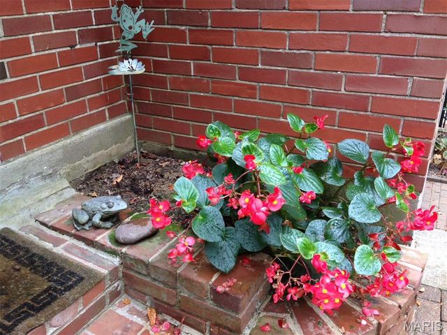 1889 N Signal Hills Drive, Kirkwood, MO 63122