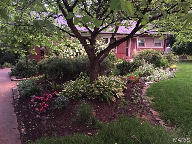 1889 N Signal Hills Drive, Kirkwood, MO 63122