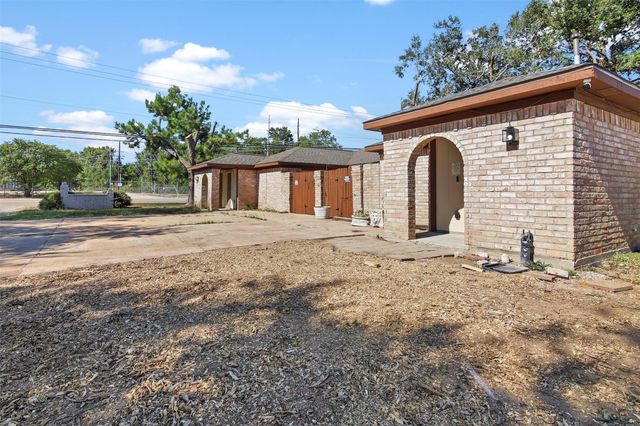 4215-A Louetta Road, Spring, TX 77388